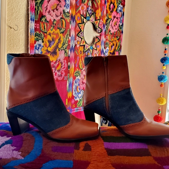 Artiva size 6.5 denim/leather combo heeled ankle boot - Picture 2 of 12
